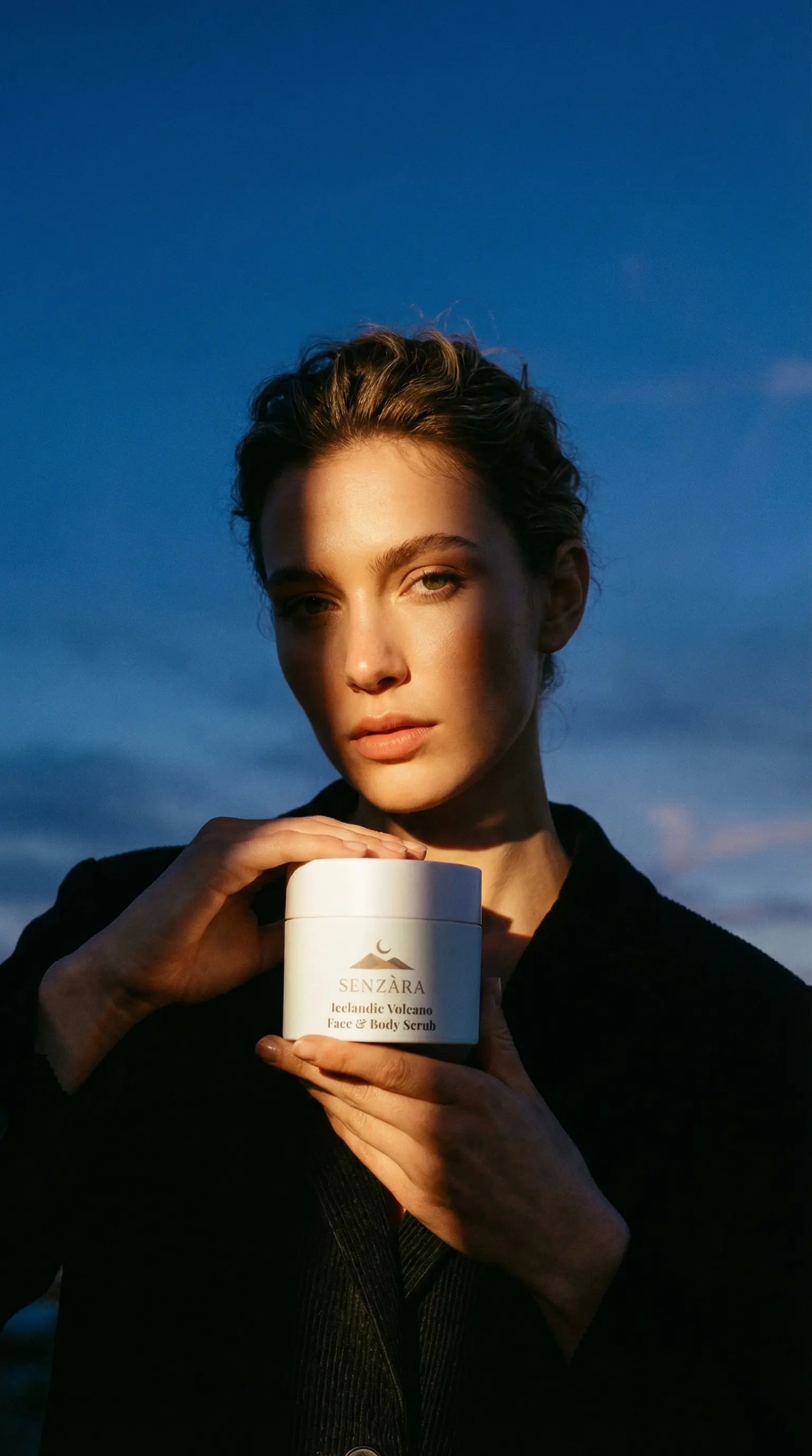 IJslandse Vulkanische Scrub – Voor Gezicht & Lichaam Verwijdert Dode Huidcellen - 170 ml